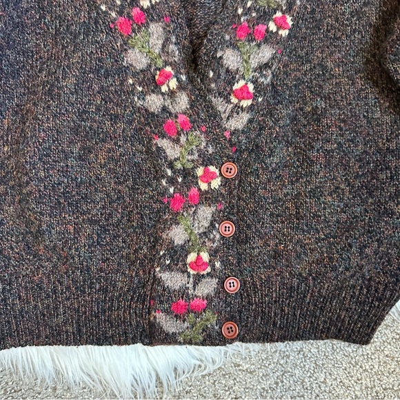 Women’s Knit Cardigan Brown Flower Details Size Small - Picture 13 of 13